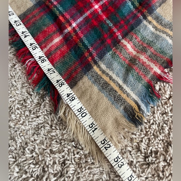Plaid scarf/shawl - Picture 10 of 10